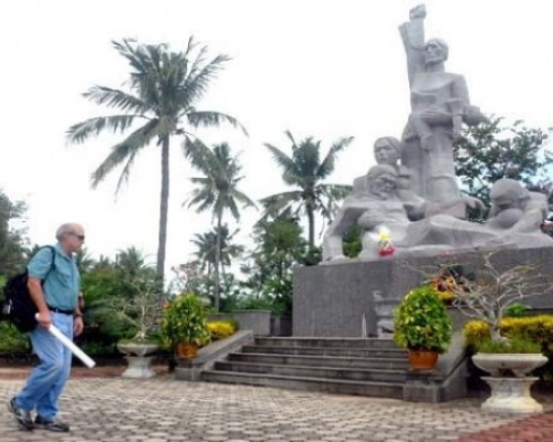 Hoi An to My Lai Massacre by Private Car 