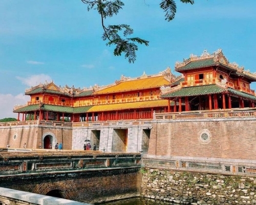 Danang to Hue by Private Car